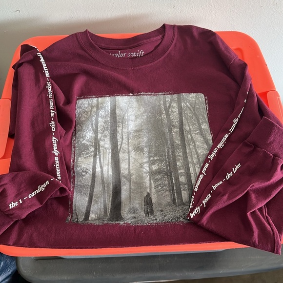 Taylor Swift Tops - Taylor Swift - Folklore crop top!